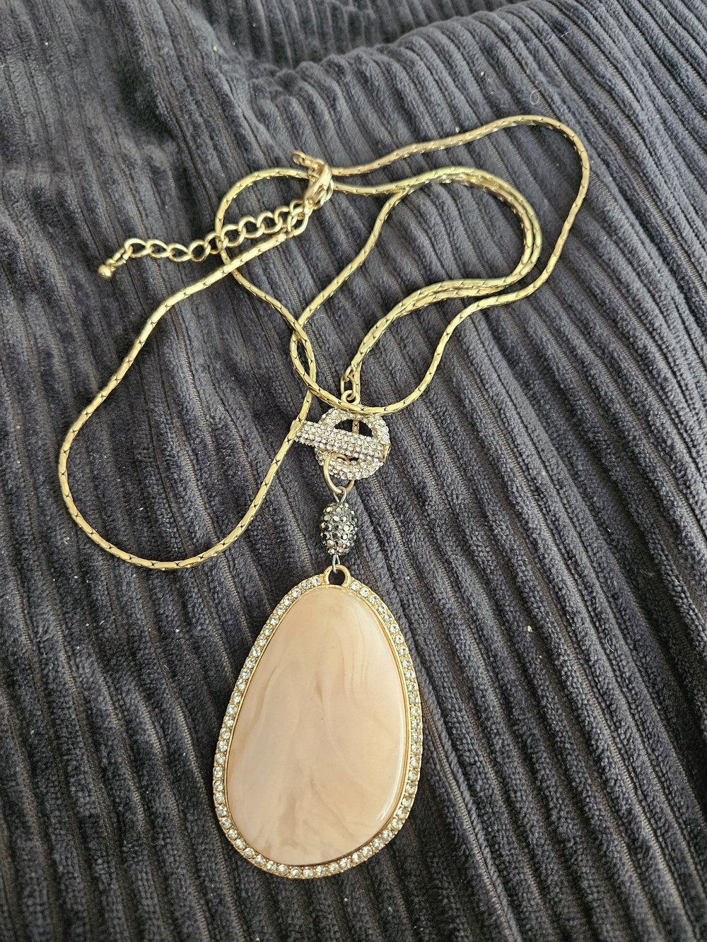 Vintage Gold-Tone Pink Teardrop Pendant Necklace
